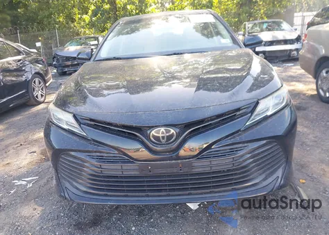 2018 Toyota Camry Le из США, поврежденный, VIN 4T1B11HK7JU648135